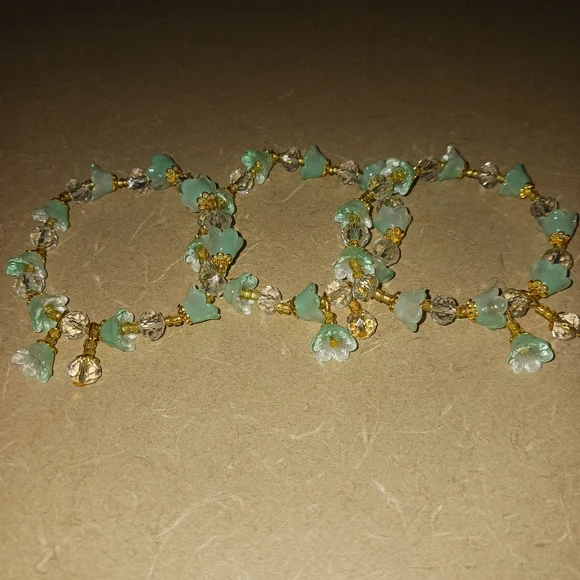 Gold and Green Floral Bracelet Set - Picture 5 of 8